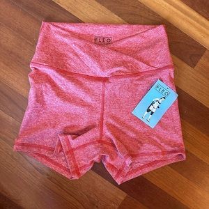 Fleo v waist shorts